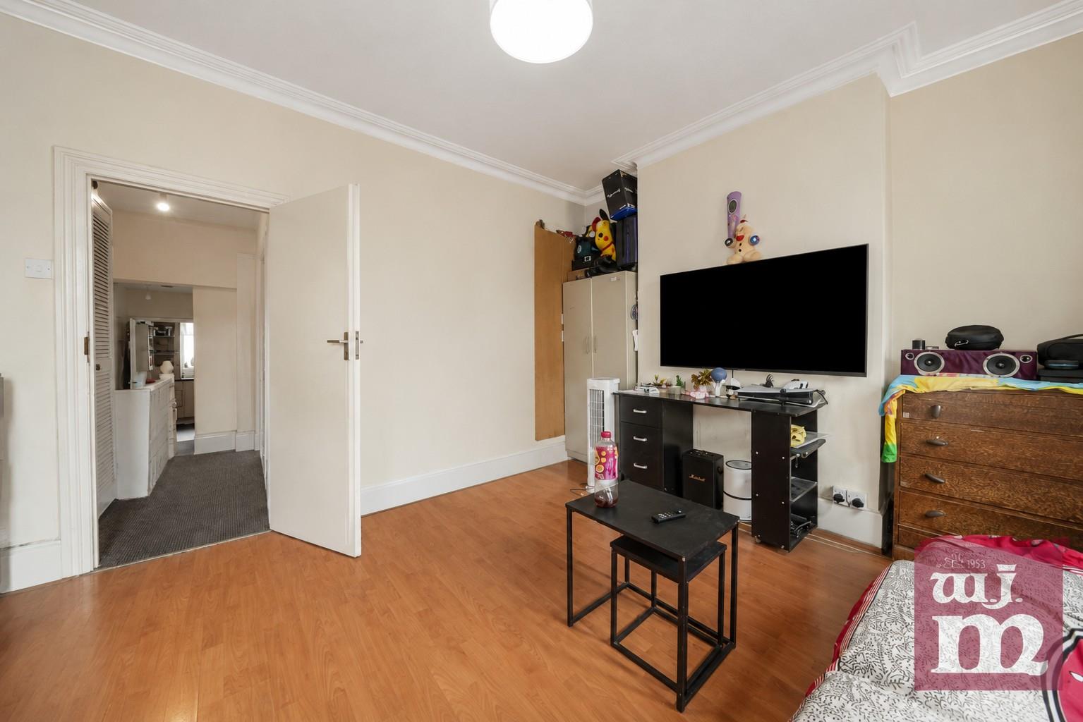 Caistor Park Road, Stratford